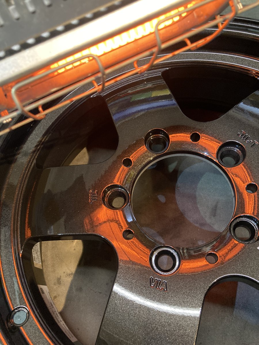 静岡県富士市のGARAGE ETERNALのホイールコーティング焼き付け